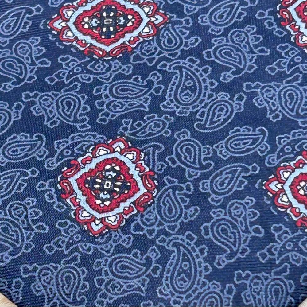 Classic Blue‎ and Red Silk Tie with Medallion Pattern